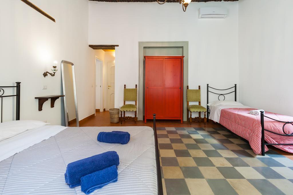 Don Pedro Vicere Di Toledo In The Center Gasthof 3*