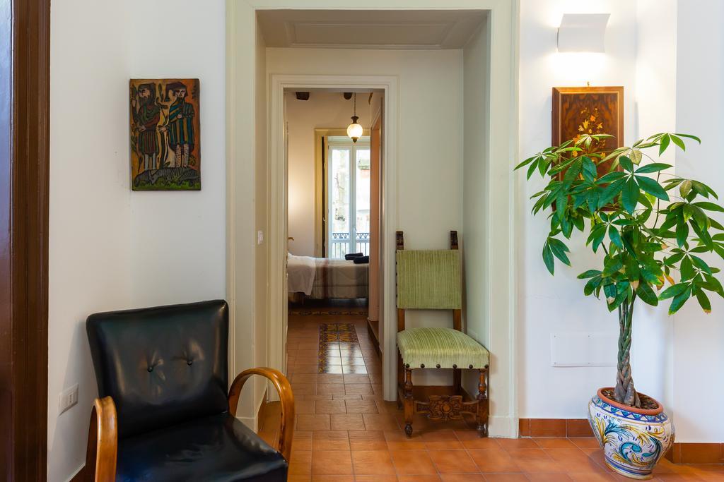 Gasthof Don Pedro Vicere Di Toledo In The Center Neapel